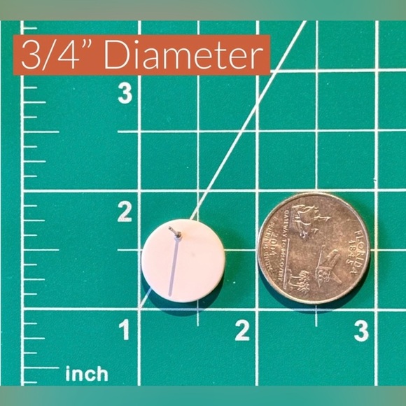 Peach Leaf Pattern Earrings - Picture 4 of 5